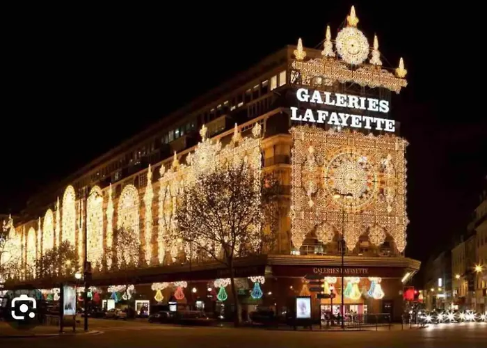 T2 With Wifi Near Montmartre